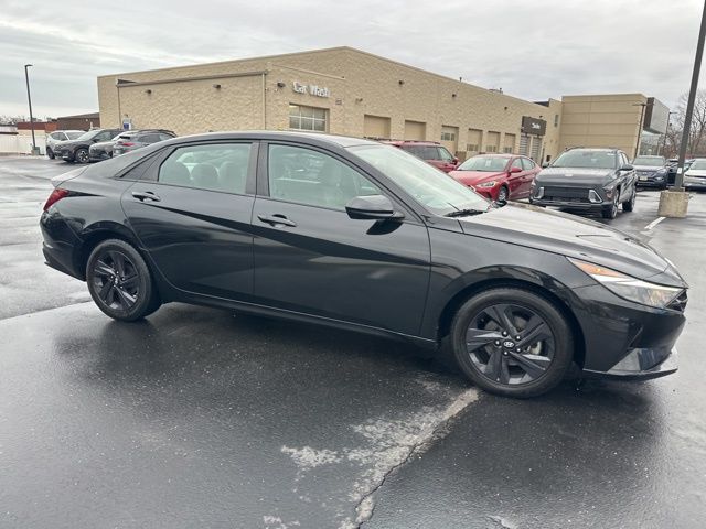 Used 2023 Black Hyundai SEL image 27