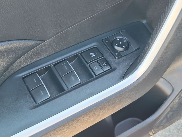 2022 Toyota RAV4 - Image 16