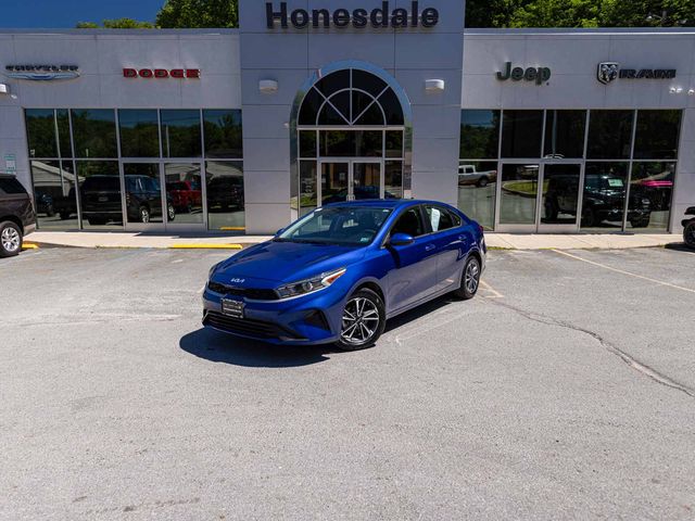 Deep Sea Blue 2023 Kia Forte Sedan Front-Wheel Drive Continuously Variable Transmission