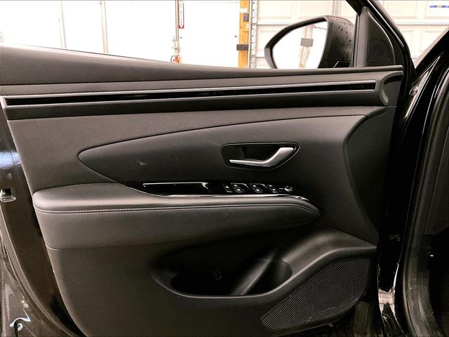2022 Hyundai Tucson Hybrid SEL Convenience Black at Bob Ruth Ford