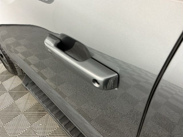 New 2026 Carbonized Gray Metallic Ford XLT image 12