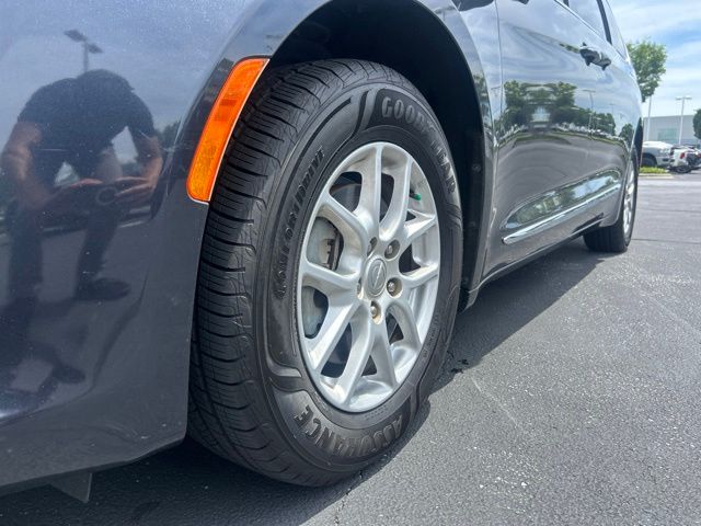 Used 2020 Chrysler Pacifica Van