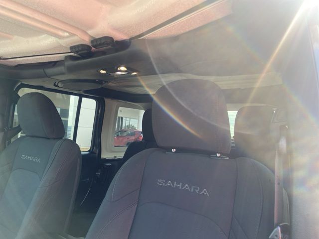 2020 Jeep Wrangler Unlimited Sahara 12