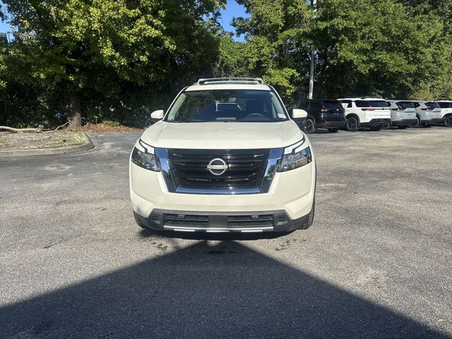 Used 2024 White Nissan SL image 2
