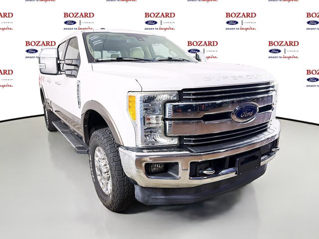 White Platinum 2017 Ford F-250 Super Duty Lariat Crew Cab 4WD Pickup Truck Four-Wheel Drive 6-Speed Automatic