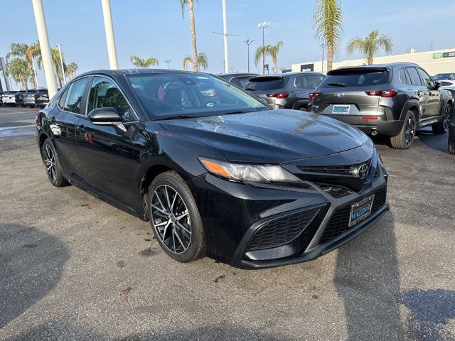 2021 Toyota Camry SE 3