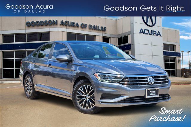 Platinum Gray Metallic 2019 Volkswagen Jetta SE FWD Sedan Front-Wheel Drive 8-Speed Automatic