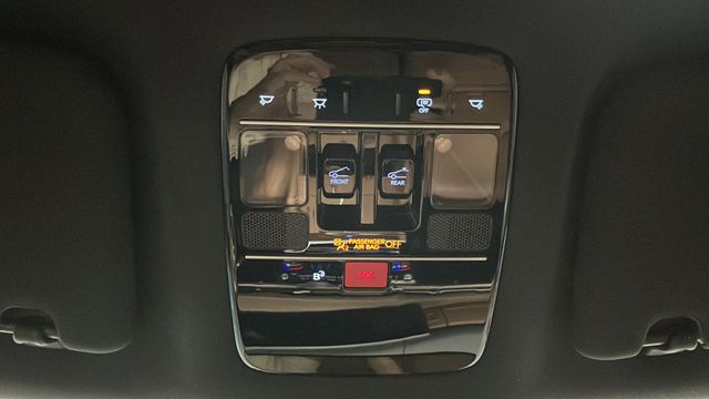 Used 2025 Phantom Black Hyundai Limited image 36