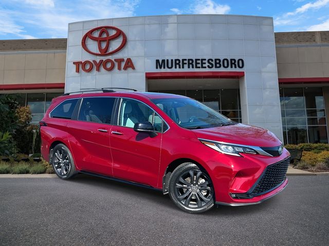 2022 Toyota Sienna XSE 7-Passenger FWD