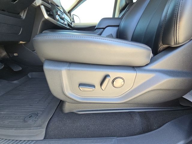 2024 Ford Expedition XLT:B02304