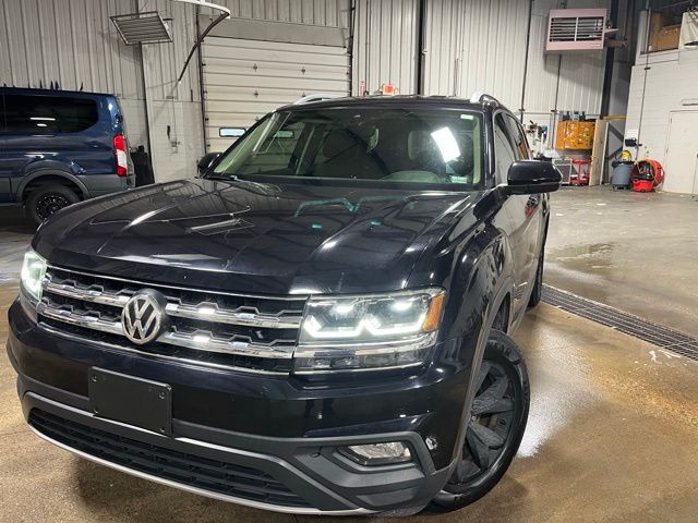 Deep Black 2018 Volkswagen Atlas SE SUV / Crossover Front-Wheel Drive 8-Speed Automatic