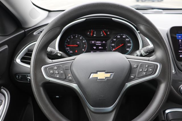 2023 Chevrolet Malibu LT photo