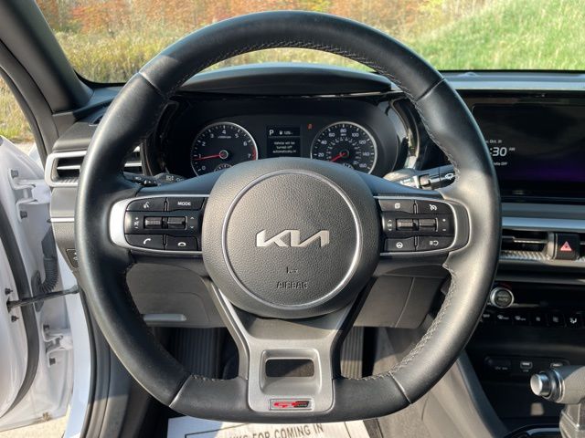 2022 Kia K5 GT-Line 12