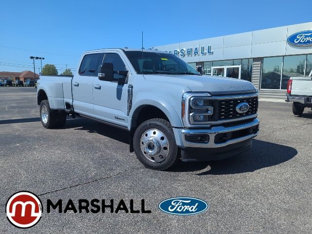 Gray Metallic 2026 Ford F-450 Super Duty Lariat Crew Cab LB DRW 4WD Pickup Truck Four-Wheel Drive Automatic