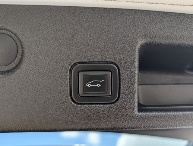 2020 Chevrolet Equinox LT White at Bravo Nissan
