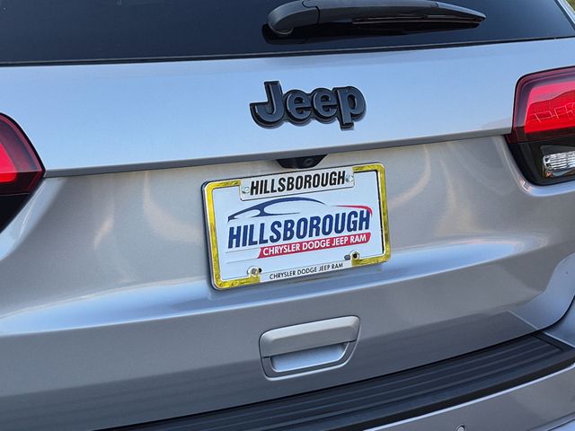 Used 2019 Silver Jeep Altitude image 22