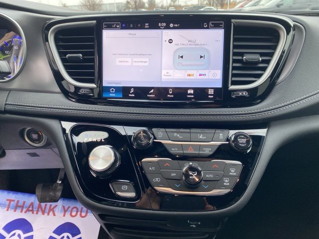 2026 Chrysler Pacifica Select - Silver Mist Clearcoat exterior view 18