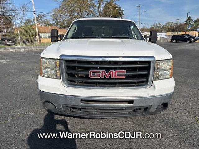 Used 2010 White GMC SLE image 8