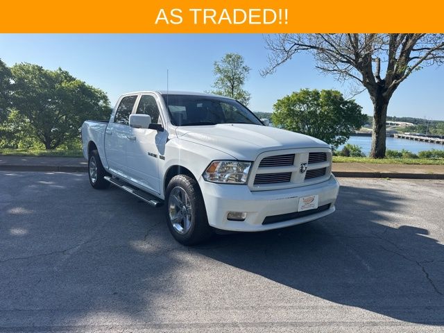 Bright White Clearcoat 2010 Dodge RAM 1500 SLT Crew Cab 4WD Pickup Truck Four-Wheel Drive 5-Speed Automatic