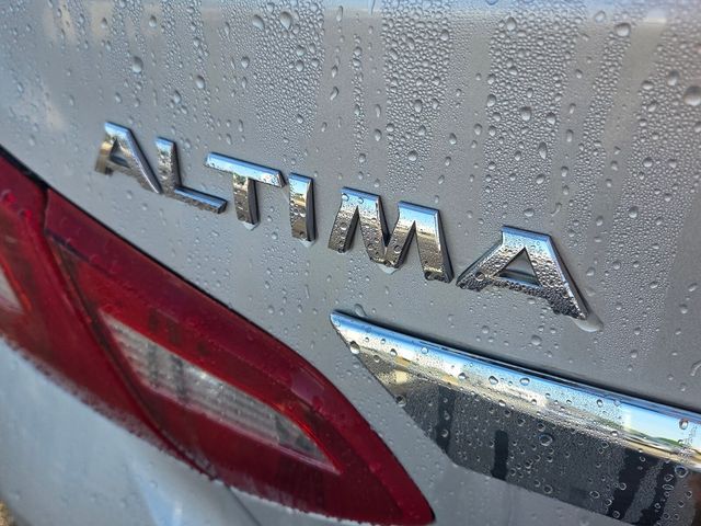 Used 2018 Silver Nissan 2.5 SL image 11