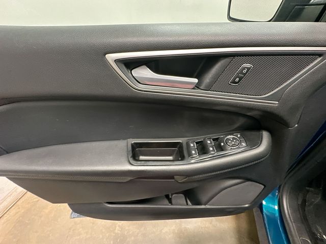 2020 Ford Edge SEL Green at Luther Ford