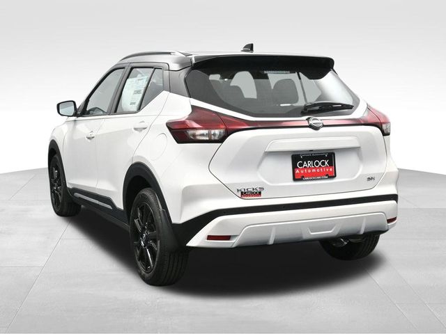 2024 Nissan Kicks SR 8