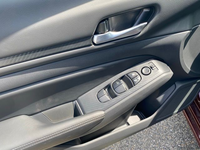 2025 Nissan Altima 2.5 SV photo 8