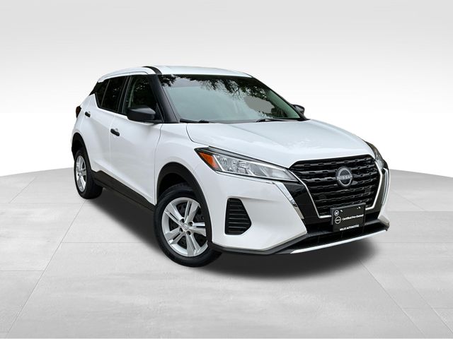 White (Fresh Powder) 2024 Nissan Kicks S FWD SUV / Crossover Front-Wheel Drive Continuously Variable Transmission