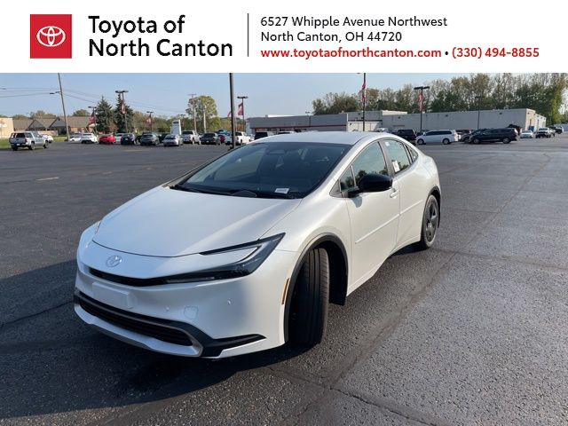 2026 Toyota Prius SE's photo
