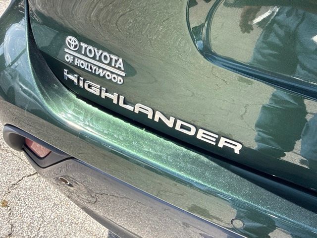 Used 2023 Toyota Highlander SUV