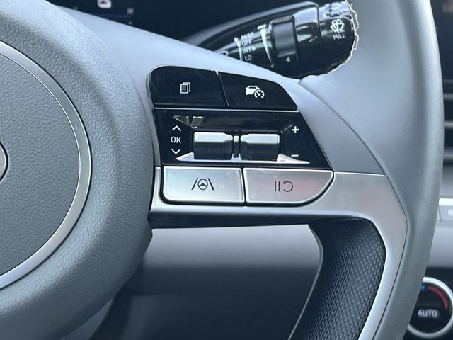 Used 2025 Blue Hyundai SEL Sport image 29