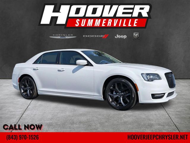 Bright White Clearcoat 2021 Chrysler 300 Sedan Rear-Wheel Drive 8-Speed Automatic