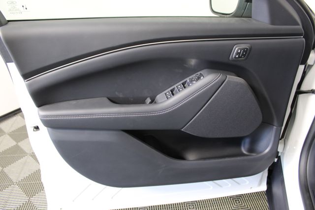 2025 Ford Mustang Mach-E Select photo