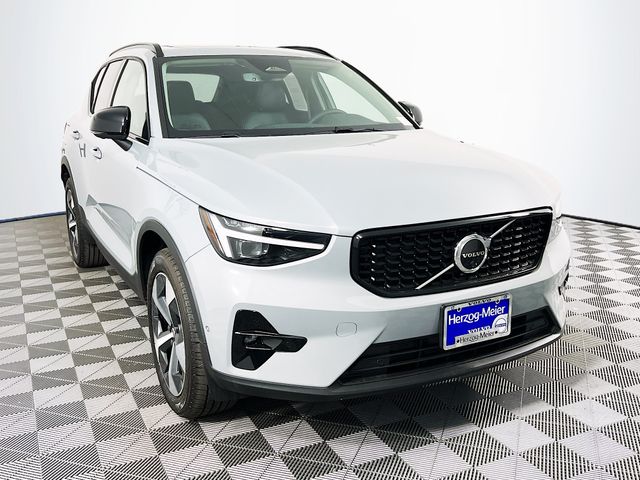 Gray Metallic 2026 Volvo XC40 SUV / Crossover All-Wheel Drive Automatic
