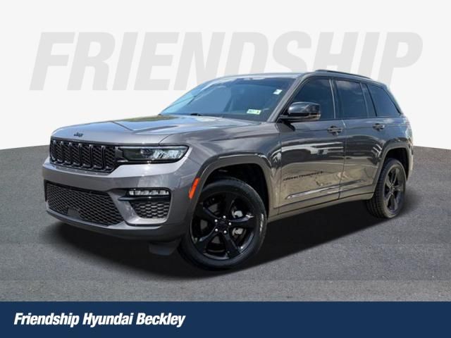 Baltic Gray Metallic Clearcoat 2024 Jeep Grand Cherokee SUV / Crossover Four-Wheel Drive 8-Speed Automatic