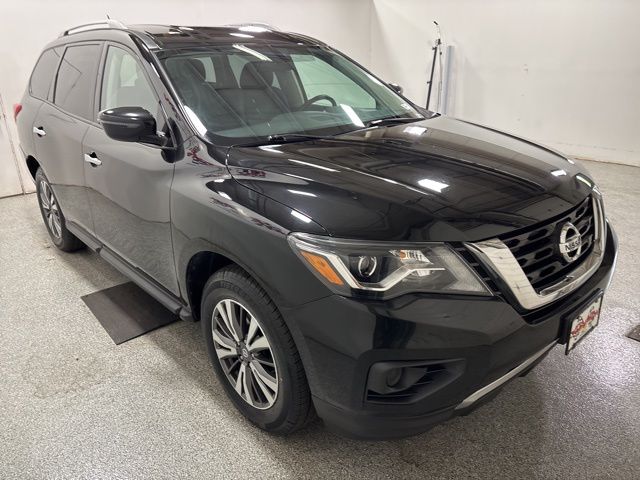 2018 Nissan Pathfinder S photo