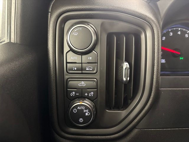 2023 Chevrolet Silverado 1500 Custom — photo 30