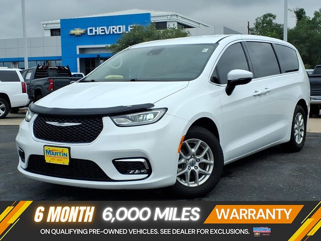 Bright White Clearcoat 2023 Chrysler Pacifica Touring L FWD Minivan Front-Wheel Drive 9-Speed Automatic