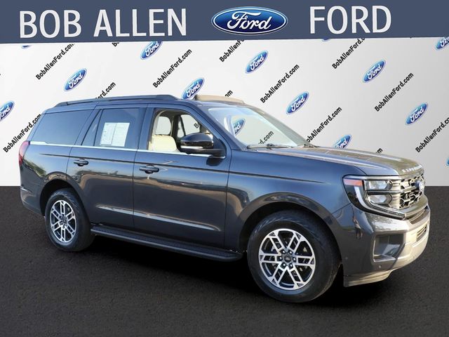 Used 2025 Ford Expedition Active with VIN 1FMJU1J89SEA27721 for sale in Kansas City