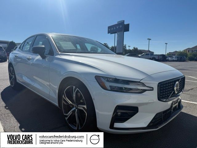 Crystal White Metallic 2024 Volvo S60 B5 Plus Dark Theme AWD Sedan All-Wheel Drive Automatic