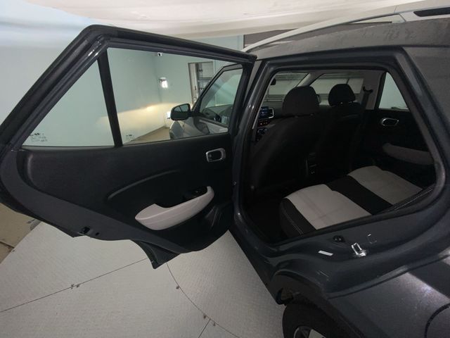 Used 2024 Gray Hyundai SEL image 22