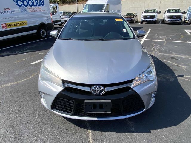 2016 Toyota Camry SE 9