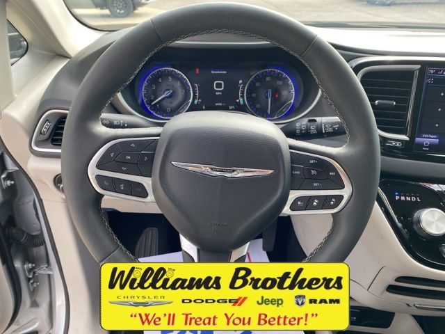 2024 Chrysler Pacifica Touring L - Silver Mist Clearcoat exterior view 14