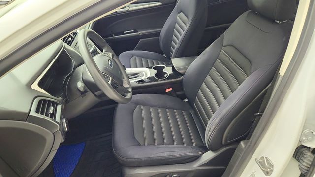 2015 Ford Fusion SE White at Bravo Nissan