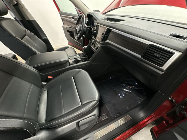 2022 Volkswagen Atlas 2.0T SE w/Technology Blue at Sutliff Volkswagen