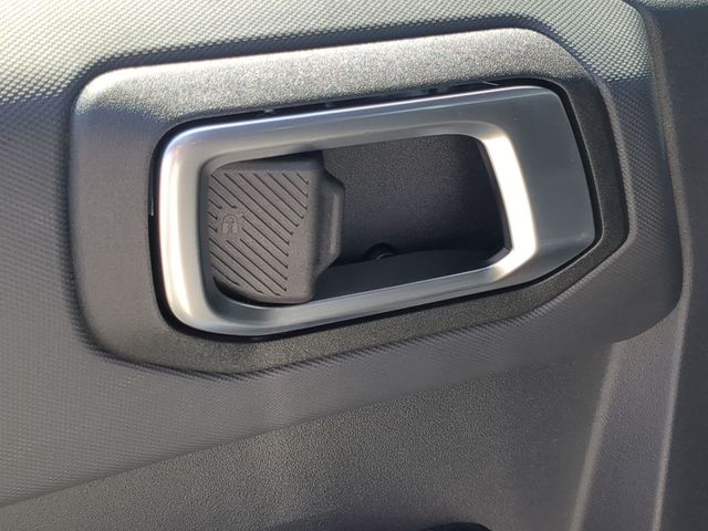 New 2026 Avalanche Gray Ford Base image 31