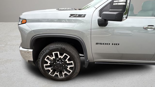 Used 2025 Gray Chevrolet LTZ image 36
