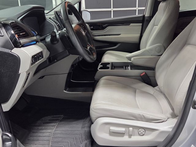Used 2023  Honda Touring image 5