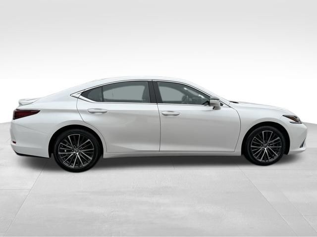 2023 Lexus ES