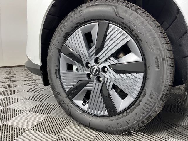 2025 Everest White Pearl Tricoat Nissan Murano SL AWD SUV